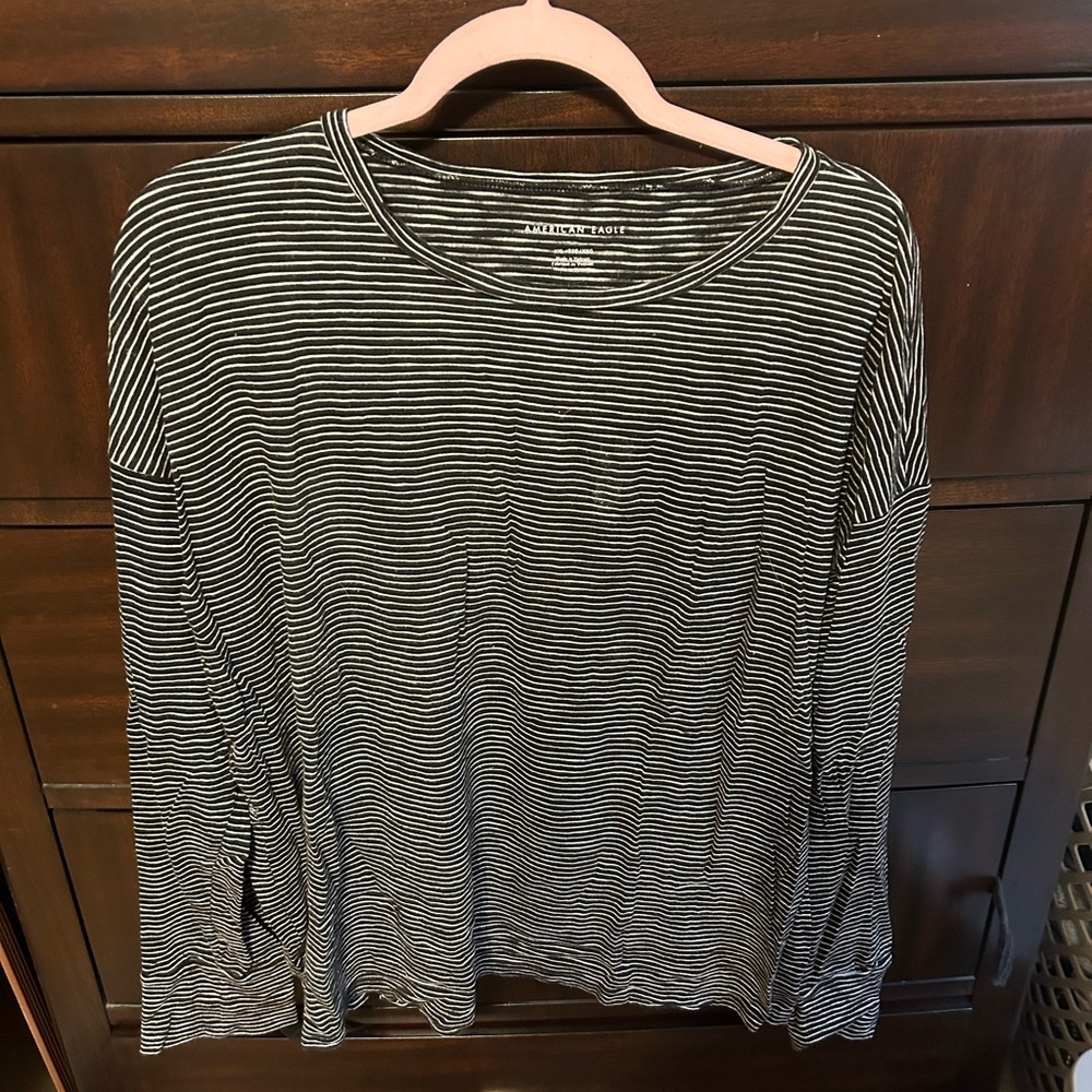 Black long sleeve American Eagle basic top